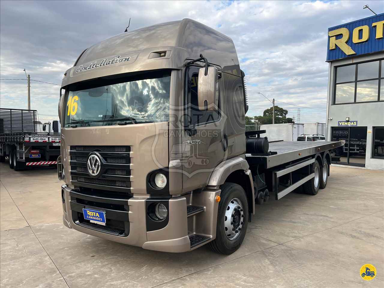 CAMINHAO VOLKSWAGEN VW 24280 Plataforma Guincho Truck 6x2 Rota Caminhões SUMARE SÃO PAULO SP